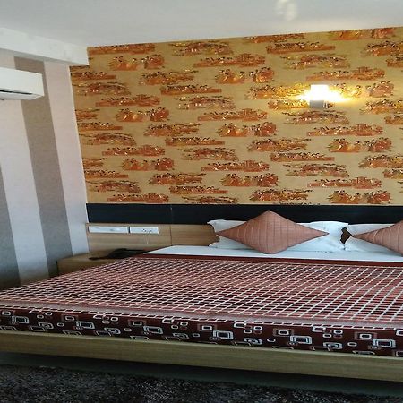 Hotel Desire Hisār Екстериор снимка