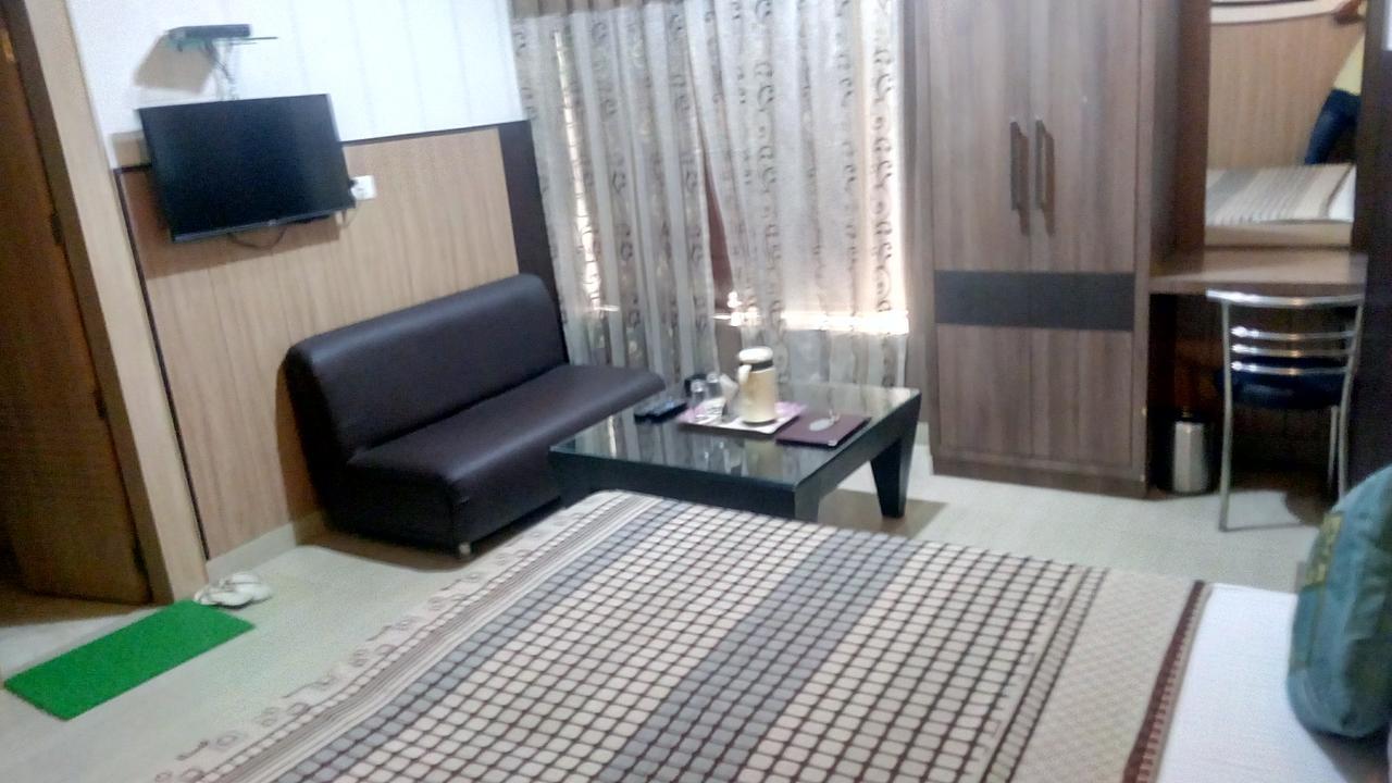 Hotel Desire Hisār Екстериор снимка
