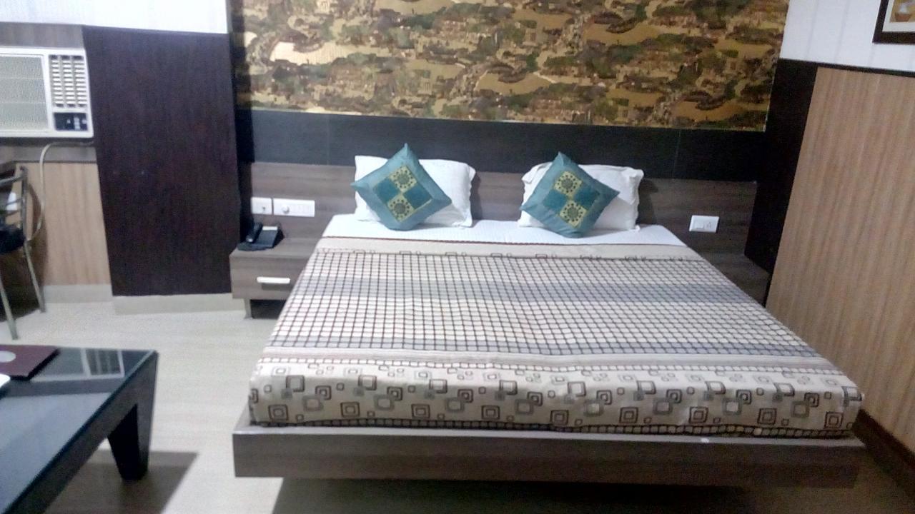 Hotel Desire Hisār Екстериор снимка