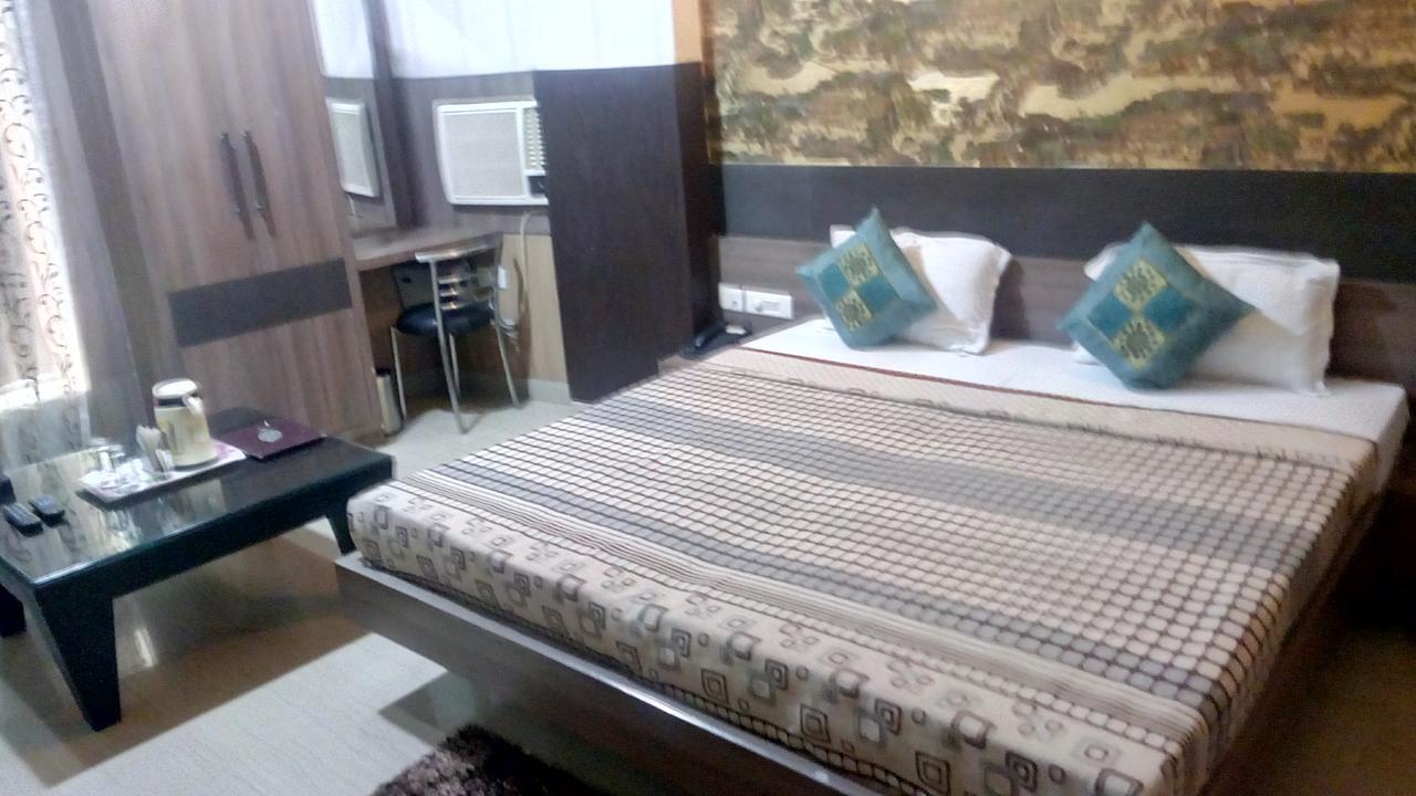 Hotel Desire Hisār Екстериор снимка