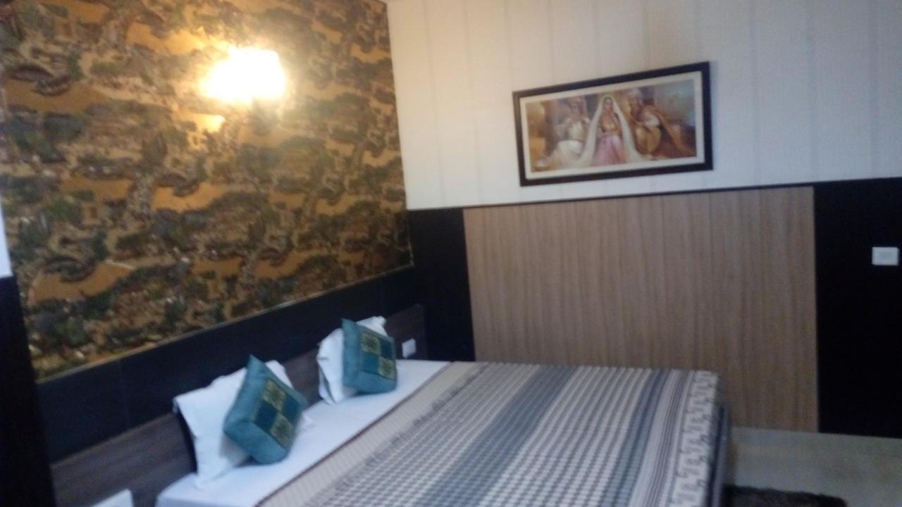 Hotel Desire Hisār Екстериор снимка
