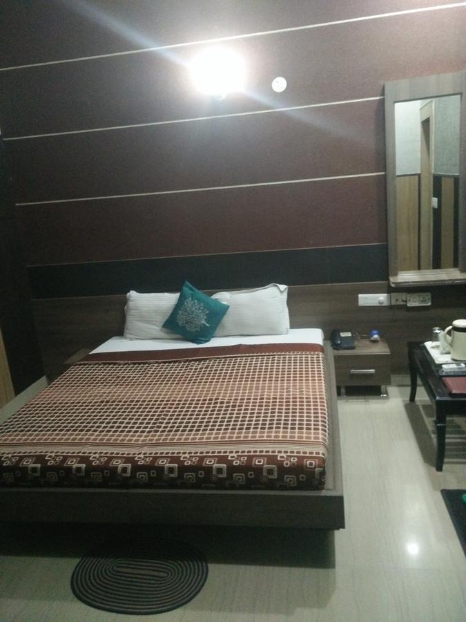 Hotel Desire Hisār Екстериор снимка