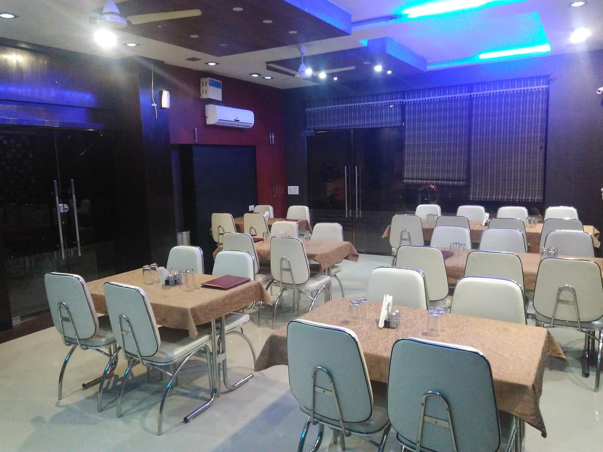 Hotel Desire Hisār Екстериор снимка